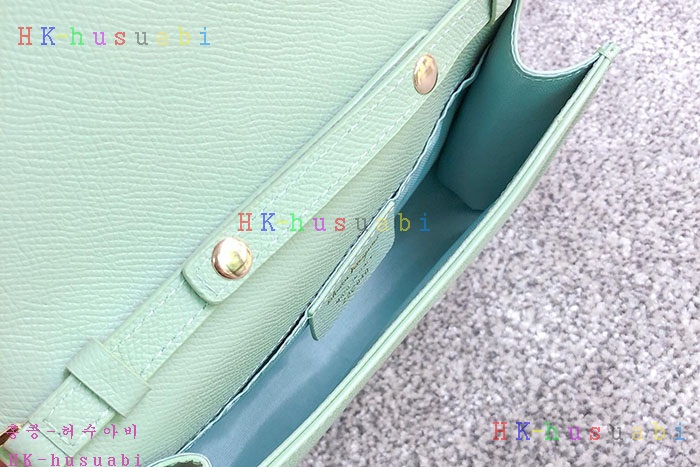 �ڹ̷��ޡ� �䷹���� �ٶ� ü�� �����  P 22C940-4
