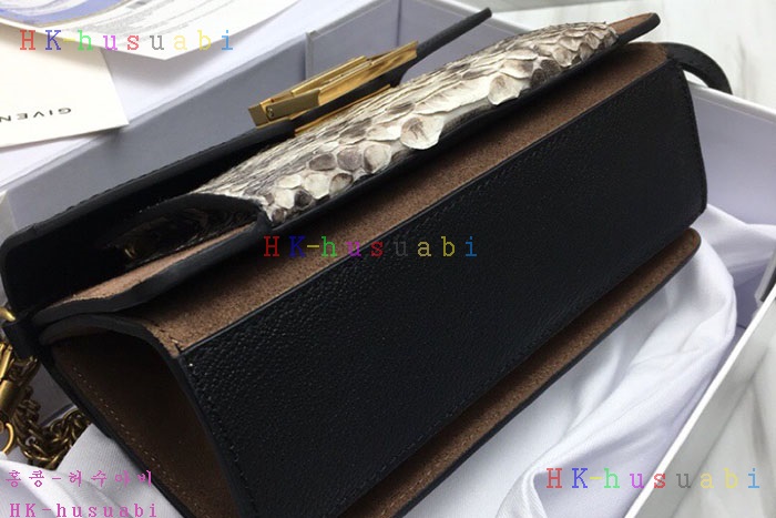 �ڹ̷��ޡ� ����� GV3 ũ�ν��� G 2999-01
